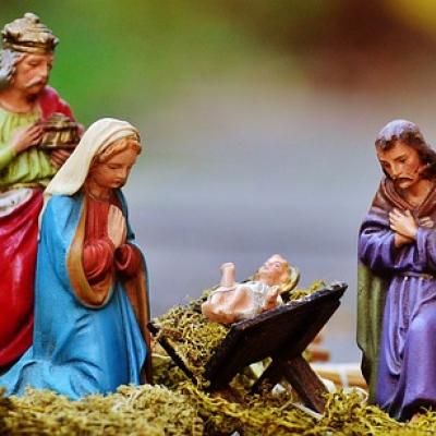 1010 Christmas Cribs